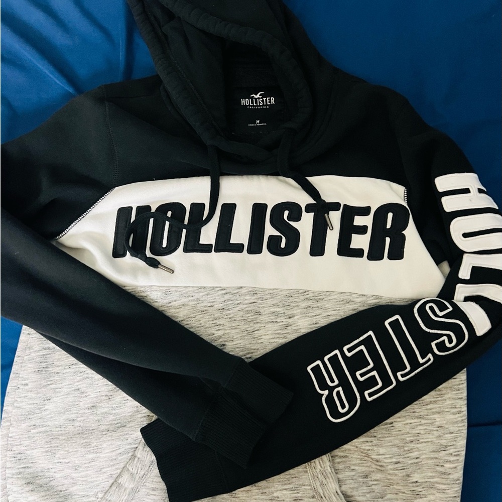 Hollister Black & Gray Color-Blocked Sweatshirt